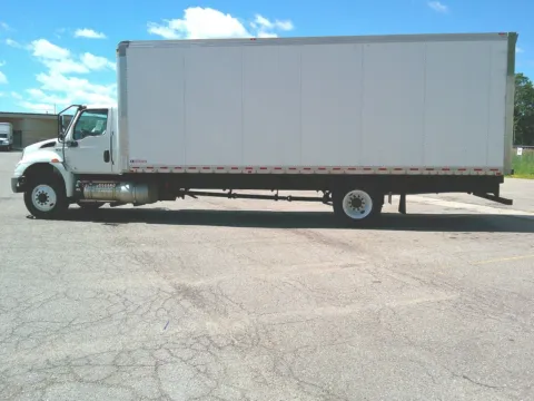 Photos of 2020 International MV607 26ft Box Truck for sale in Crystal Lake, IL at Signature Truck Center