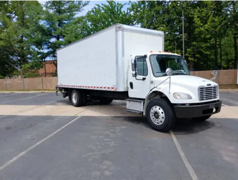 White 2019 Freightliner M2 106 24ft CDL Box Truck for sale in Crystal Lake, IL