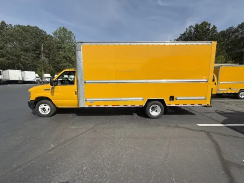 Yellow 2022 Ford E-350 16ft Box Truck for sale in Crystal Lake, IL