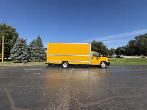 Yellow 2021 GMC Savana 3500 for sale in Crystal Lake, IL
