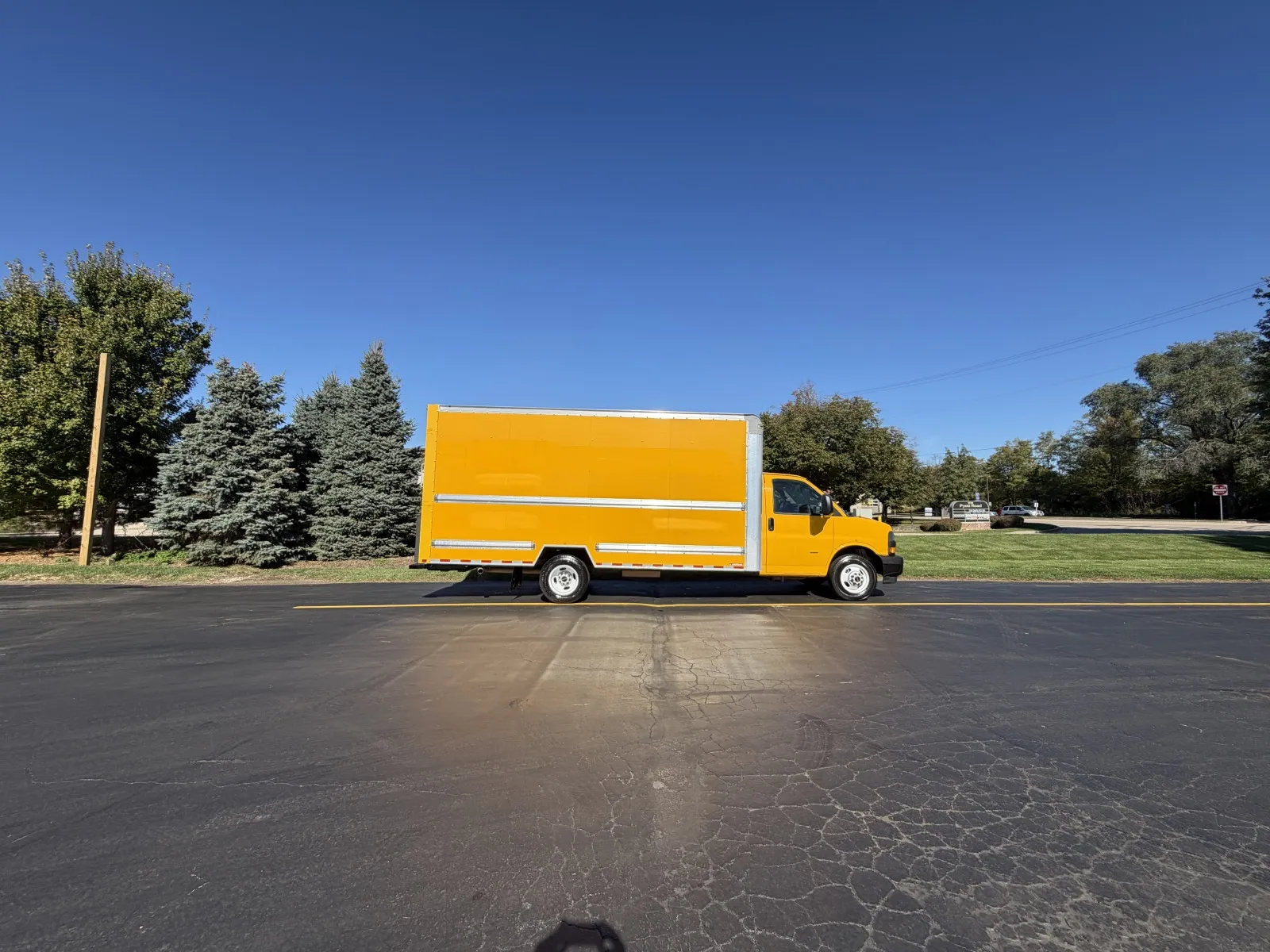 2022 GMC Savana Cutaway