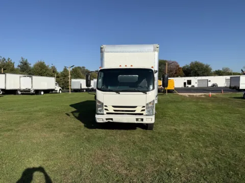 More photos of 2018 Isuzu NPR 16ft Box Truck with Lift Gate at Signature Truck Center, IL