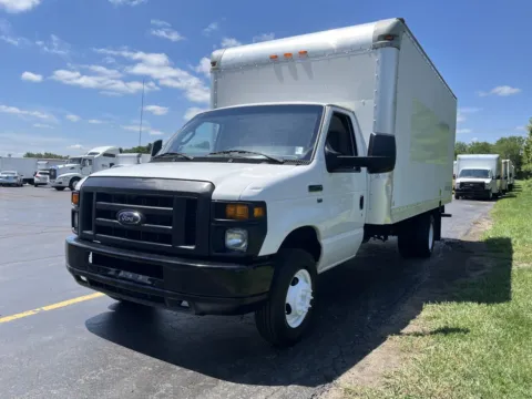 More photos of 2016 Ford E-350 16ft Box Truck at Signature Truck Center, IL