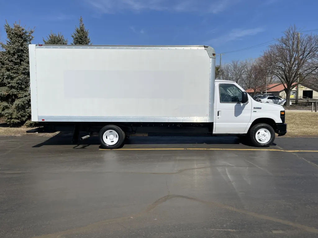 2017 Ford E-350 16ft Box Truck for sale in Crystal Lake, IL