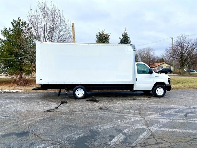 2017 Ford E-Series Cutaway 16ft Box Truck for sale in Crystal Lake, IL