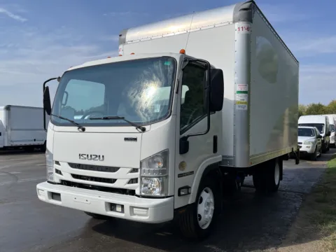 More photos of 2021 Isuzu NPR XD 16ft Cabover with Lift Gate at Signature Truck Center, IL