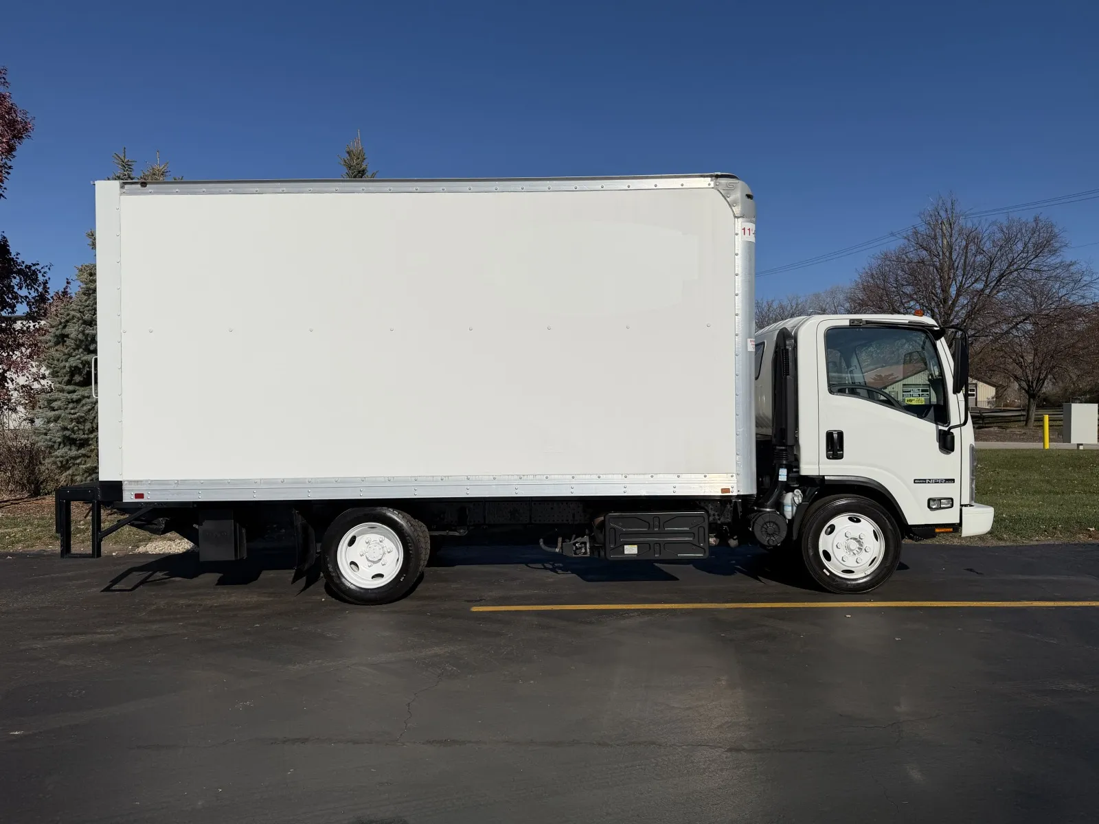 2021 Isuzu NPR HD's photo