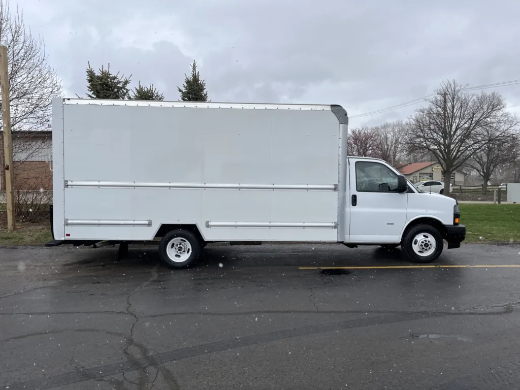 2019 GMC Savana 3500 16ft Box Truck for sale in Crystal Lake, IL