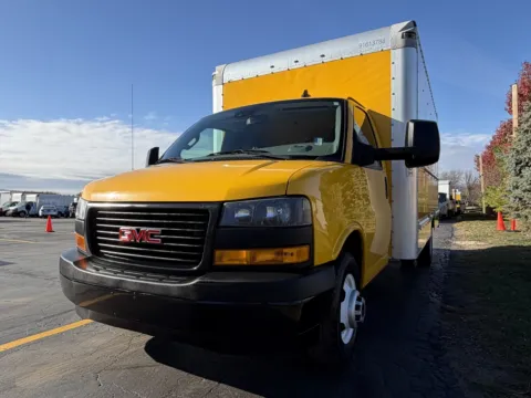 More photos of 2019 GMC 3500 16ft Box Truck at Signature Truck Center, IL