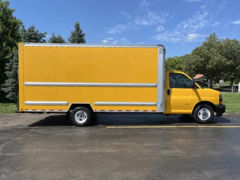 Yellow 2019 GMC 3500 16ft Box Truck for sale in Crystal Lake, IL