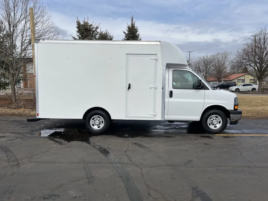 2019 Chevrolet 3500 12ft Box Truck for sale in Crystal Lake, IL