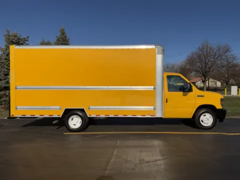 Yellow 2022 Ford E-350 16ft Box Truck for sale in Crystal Lake, IL