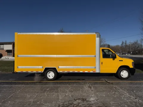 Yellow 2022 Ford E-350 16ft Box Truck for sale in Crystal Lake, IL