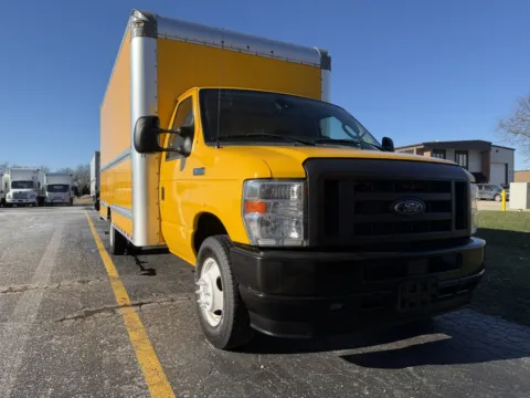 Another view of 2022 Ford E-350 16ft Box Truck for sale in Crystal Lake, IL at Signature Truck Center