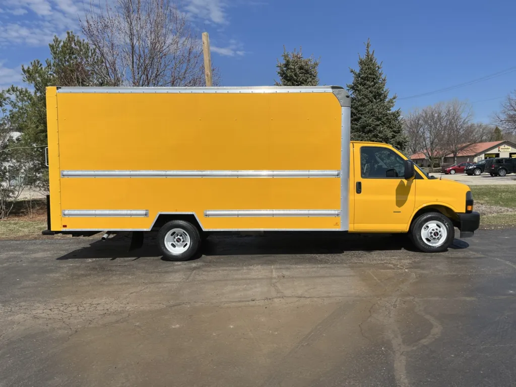 2021 GMC 3500 16ft Box Truck for sale in Crystal Lake, IL