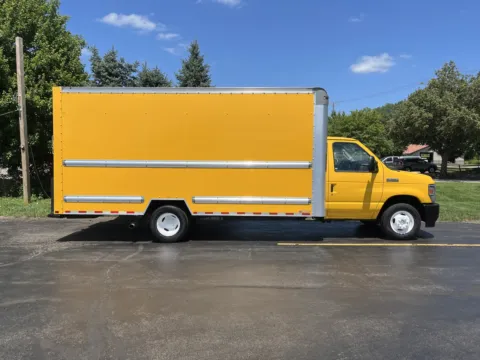 Yellow 2022 Ford E-350 16ft Box Truck for sale in Crystal Lake, IL