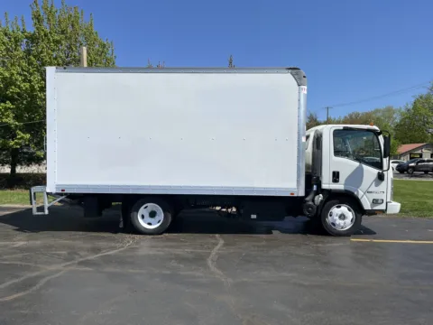 Used 2022 Isuzu NPR XD 16ft Box Truck with Lift Gate for sale in
