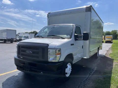 More photos of 2021 Ford E-350 16ft Box Truck at Signature Truck Center, IL