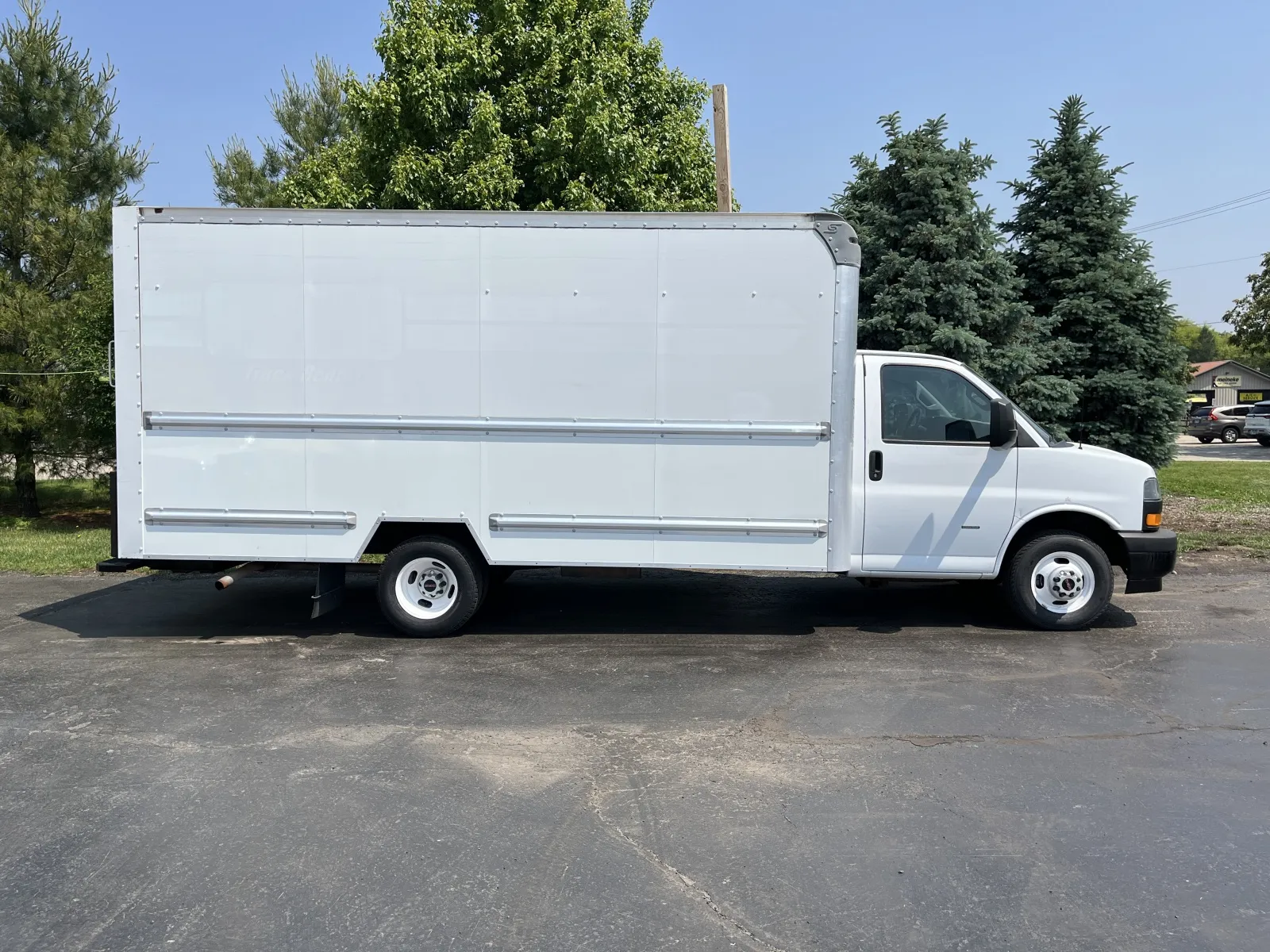 2020 GMC 3500 16ft Box Truck