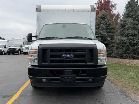 More photos of 2021 Ford E-350 16ft Box Truck at Signature Truck Center, IL