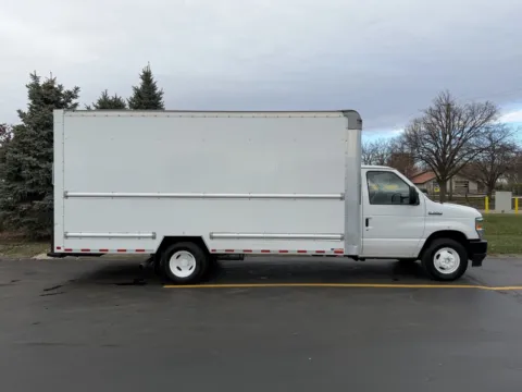 White 2021 Ford E-350 16ft Box Truck for sale in Crystal Lake, IL