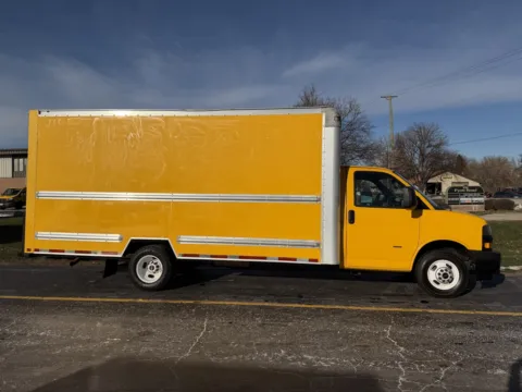 Yellow 2019 GMC 3500 16ft Box Truck for sale in Crystal Lake, IL