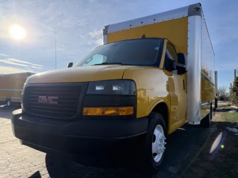 More photos of 2019 GMC 3500 16ft Box Truck at Signature Truck Center, IL