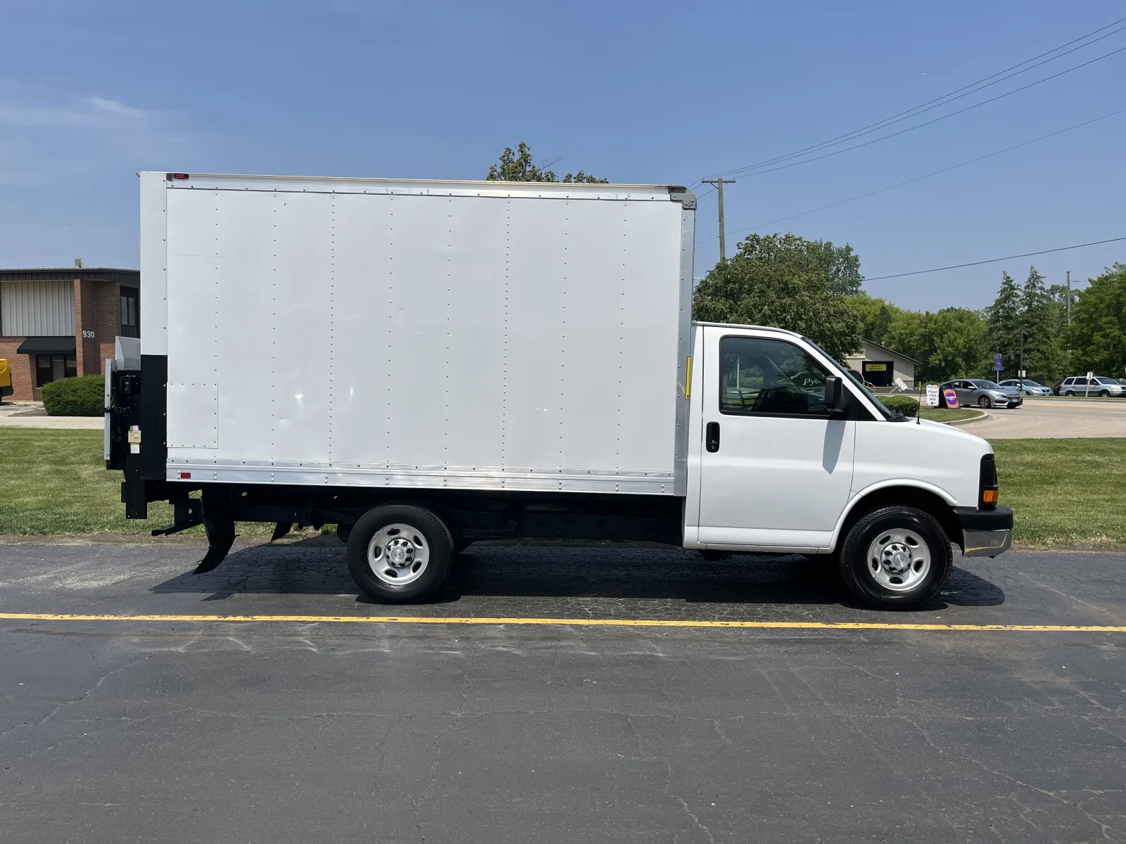2016 Chevrolet 3500 12ft Box Truck with Lift Gate
