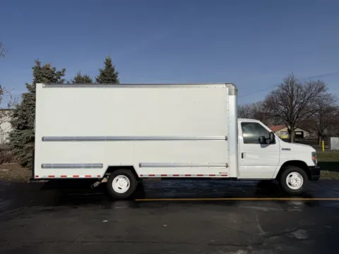 White 2022 Ford E-350 16ft Box Truck for sale in Crystal Lake, IL