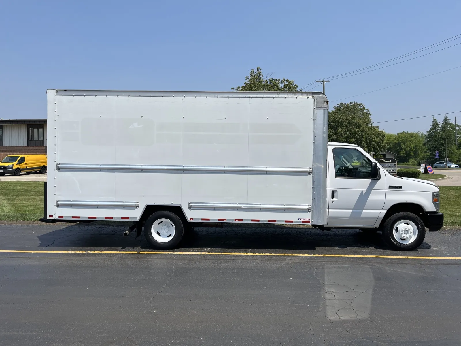 2019 Ford E-350 16ft Box Truck