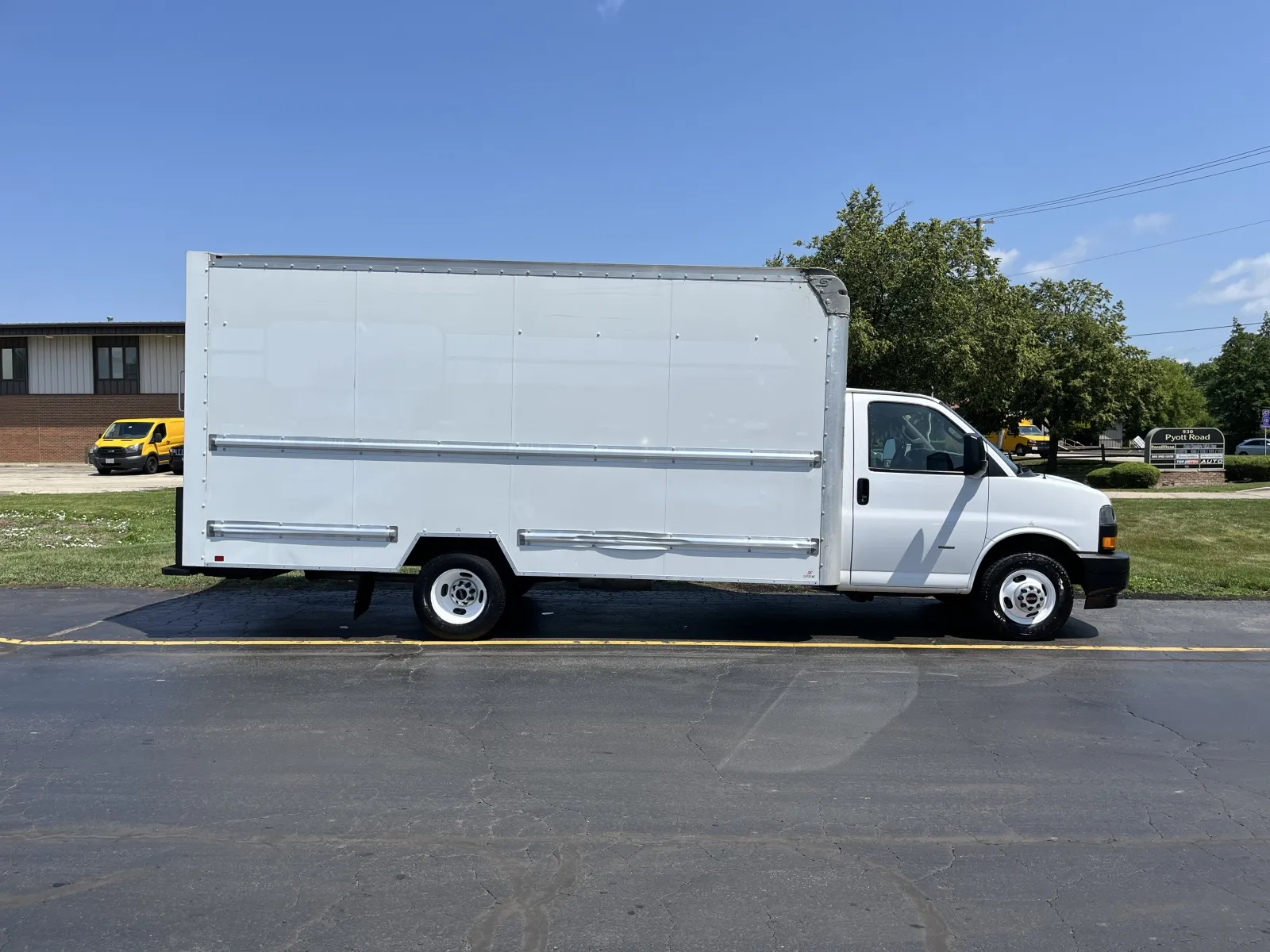 2019 GMC 16ft Box Truck