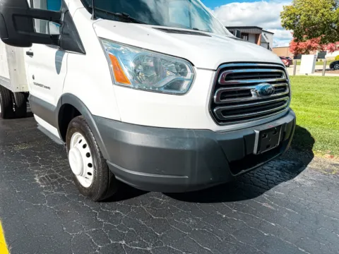 More photos of 2016 Ford T-350HD Transit at Signature Truck Center, IL