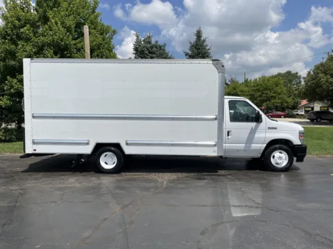 White 2022 Ford E-350 16ft Box Truck for sale in Crystal Lake, IL