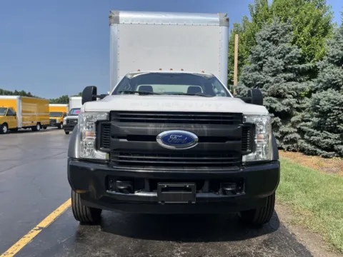 More photos of 2019 Ford F-450 16ft Box Truck with Lift Gate at Signature Truck Center, IL