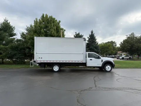 White 2019 Ford F-450 16ft Box Truck with Lift Gate for sale in Crystal Lake, IL