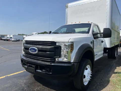 More photos of 2019 Ford F-450 16ft Box Truck with Lift Gate at Signature Truck Center, IL