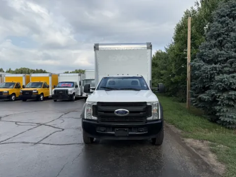 More photos of 2019 Ford F-450 16ft Box Truck with Lift Gate at Signature Truck Center, IL