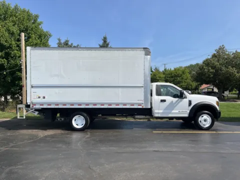 White 2019 Ford F-450 16ft Box Truck with Lift Gate for sale in Crystal Lake, IL