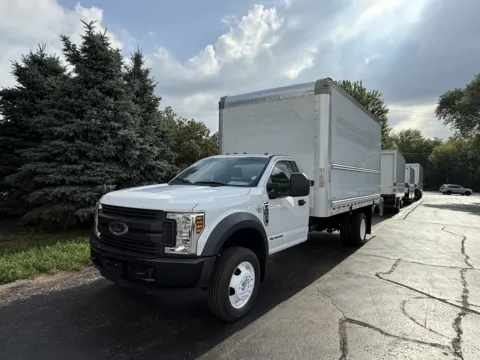 More photos of 2019 Ford F-450 16ft Box Truck with Lift Gate at Signature Truck Center, IL