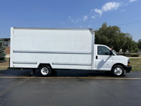 White 2020 GMC 16ft Box Truck for sale in Crystal Lake, IL