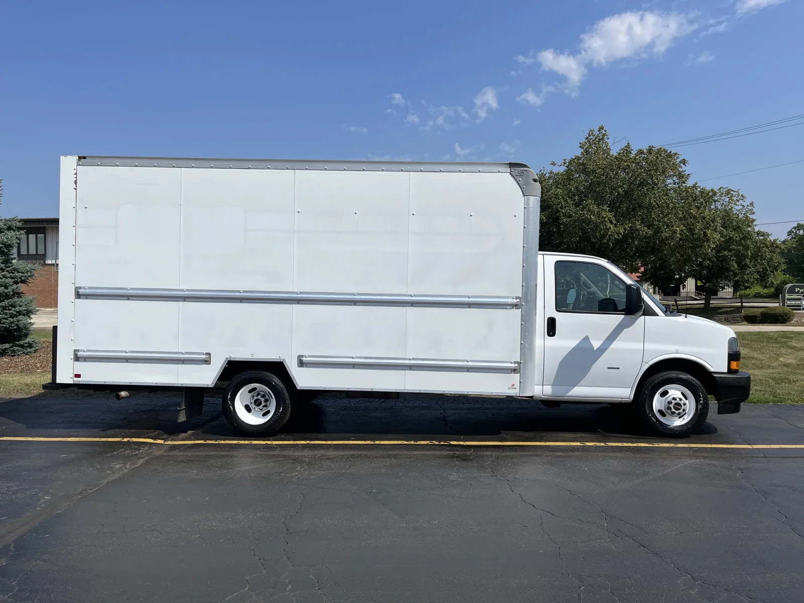 White 2020 GMC 16ft Box Truck for sale in Crystal Lake, IL