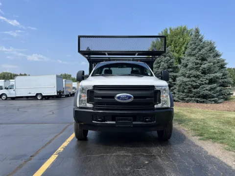 More photos of 2019 Ford F-450 12ft Flatbed at Signature Truck Center, IL