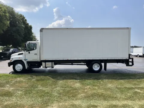 Photos of 2013 Hino HINO for sale in Crystal Lake, IL at Signature Truck Center