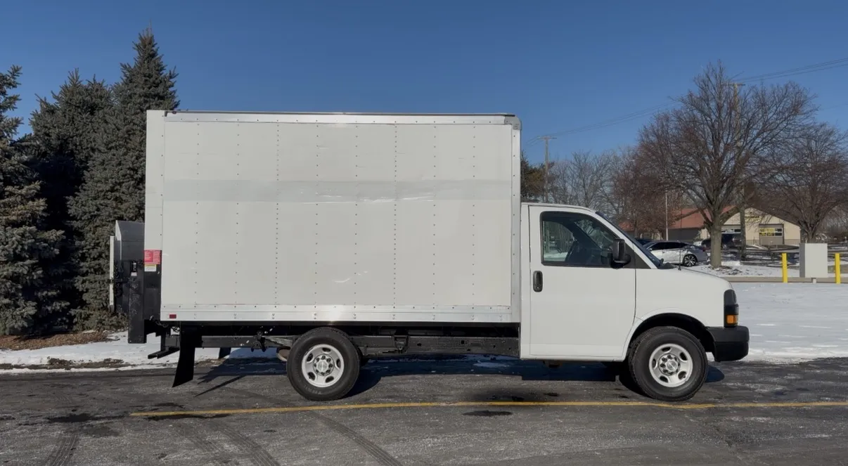 2020 Chevrolet Express Cutaway Base's photo