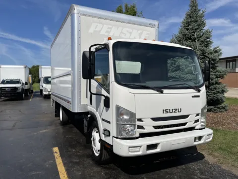 Another view of 2021 Isuzu NPR 16' Gas Liftgate for sale in Crystal Lake, IL at Signature Truck Center