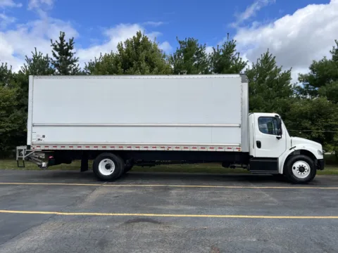 White 2020 Freightliner M2 26ft Box Truck for sale in Crystal Lake, IL