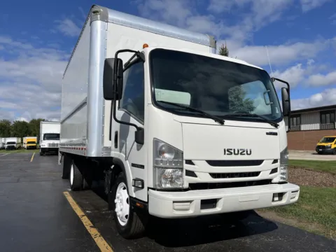Another view of 2020 Isuzu NPR 16ft Box Truck with Lift Gate for sale in Crystal Lake, IL at Signature Truck Center