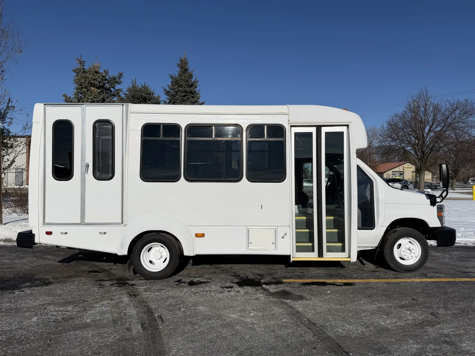 2017 Ford E-Series Cutaway