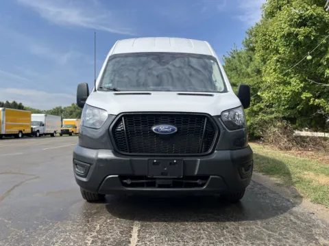 More photos of 2021 Ford T-250 High Roof Transit at Signature Truck Center, IL