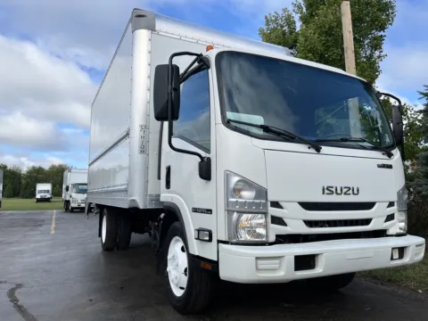Another view of 2020 Isuzu NPR 16ft Box Truck with Lift Gate for sale in Crystal Lake, IL at Signature Truck Center